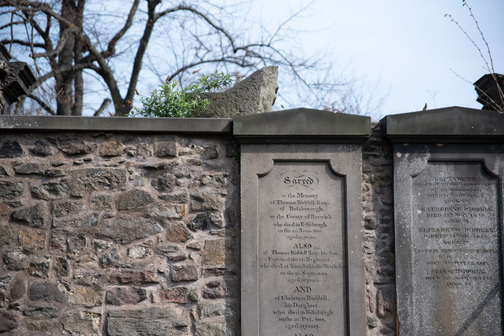 Tombe de Thomas Riddell, située au Greyfriars cimetery, qui a inspiré JK Rowling lors de l'écriture de Harry Potter